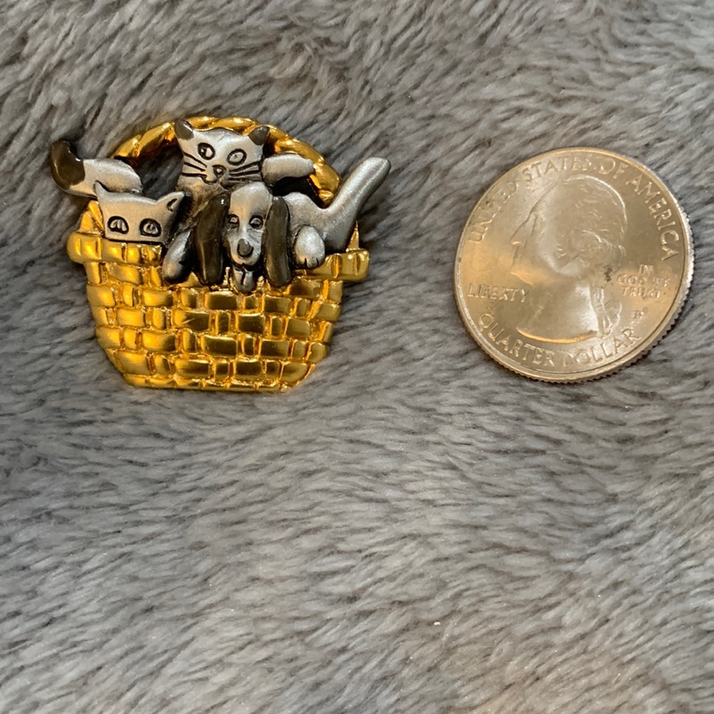Signed Shields‎ Pewter Dogs and Cats in a Gold Tone Basket Pin Brooch